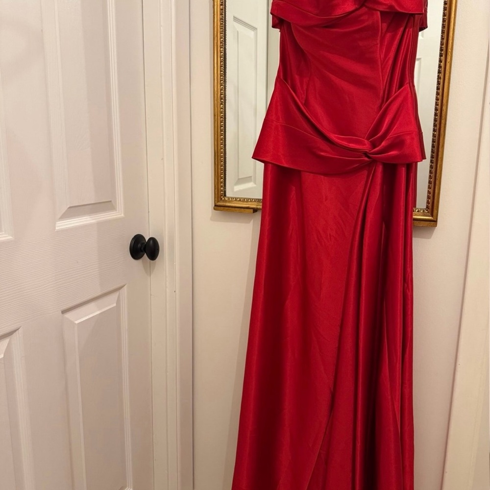 Elegant Red Strapless Gown